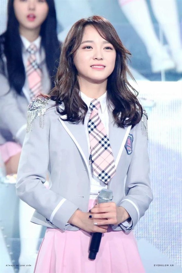 Cặp đôi hot nhất Hẹn Hò Chốn Công Sở: Tổng tài chim thủy tổ suýt debut làm idol, đàng gái toàn năng nhưng từng bị chỉ trích kém duyên - Ảnh 9. Cặp đôi hot nhất Hẹn Hò Chốn Công Sở: Tổng tài chim thủy tổ suýt debut làm idol, đàng gái toàn năng nhưng từng bị chỉ trích kém duyên - Ảnh 9.
