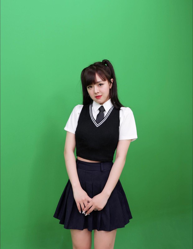 Overweight in all styles, but MC Thao Trang cosplaying as a schoolgirl is the moment that makes people flutter the most - Photo 11.
