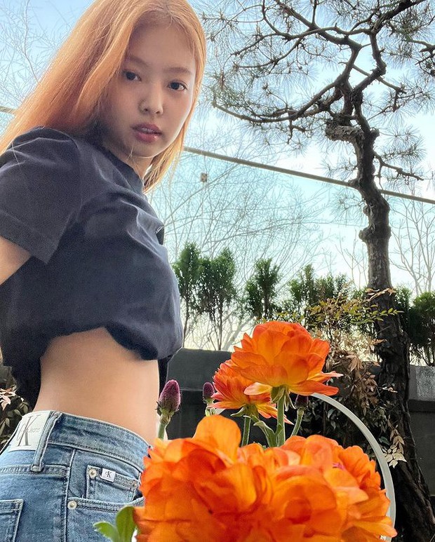 Jennie Kim lại tạo trend tóc cam rực lửa chào hè 2022, hội u mê công chúa YG mau đu theo ngay kẻo muộn! - Ảnh 2.