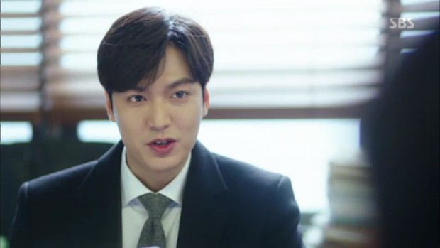 Lee Min Ho was criticized when he spoke English at a movie promotion in the US, his pronunciation was far behind the female lead Pachinko - Photo 5.