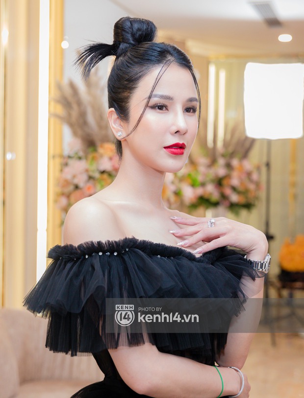 Tóm dính Diệp Lâm Anh được tháp tùng trên con mẹc G63 tới sự kiện, thần sắc ra sao hậu sóng gió hôn nhân? - Ảnh 9. Tóm dính Diệp Lâm Anh được tháp tùng trên con mẹc G63 tới sự kiện, thần sắc ra sao hậu sóng gió hôn nhân? - Ảnh 9.