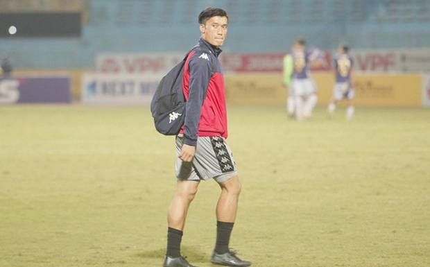 After the scandal, goalkeeper Bui Tien Dung was absent from the National Cup match - Photo 1.