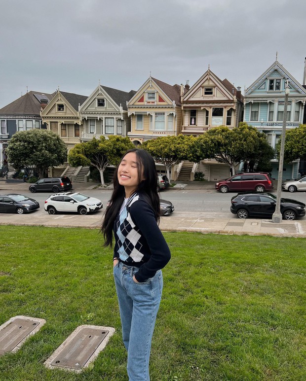 Tiểu thư YouTuber Jenny Huỳnh có style mùa hè đỉnh lắm nha: Phóng khoáng kiểu teen Mỹ hay ngoan hiền gái Việt đều cân hết - Ảnh 1.