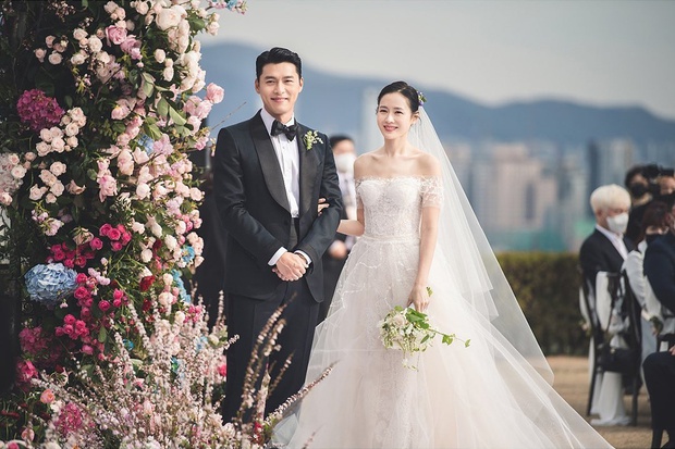 Ôi trời, ảnh nét căng của Hyun Bin và Son Ye Jin trong siêu đám cưới đây rồi: Cổ tích cũng chưa chắc đẹp được đến mức này! - Ảnh 2.