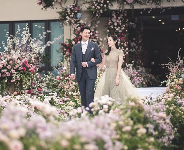 Ôi trời, ảnh nét căng của Hyun Bin và Son Ye Jin trong siêu đám cưới đây rồi: Cổ tích cũng chưa chắc đẹp được đến mức này! - Ảnh 4.