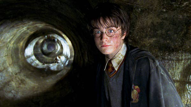 Né ngay 6 kiểu bạn tồi này trên màn ảnh: Harry Potter ích kỉ quá trời, nam chính Sex Education “toxic” nặng - Ảnh 6.