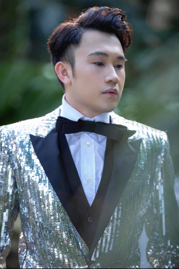 2 nam ca sĩ gửi lời chia buồn với gia đình Sơn Tùng dưới avatar màu đen chia sẻ lí do, phải chăng do biết được chuyện riêng của gia đình? - Ảnh 5. 2 nam ca sĩ gửi lời chia buồn với gia đình Sơn Tùng dưới avatar màu đen chia sẻ lí do, phải chăng do biết được chuyện riêng của gia đình? - Ảnh 5.