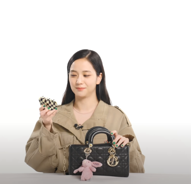 Phát hiện: Jisoo - Lisa mua 1 set cặp tóc dùng chung, chắc là để tiết kiệm tiền chứ gì - Ảnh 2.