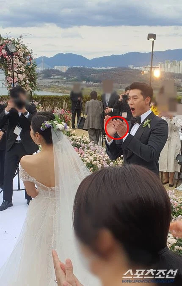 Hyun Bin and Son Ye Jin were caught without their wedding rings, what's going on?  - Photo 4.