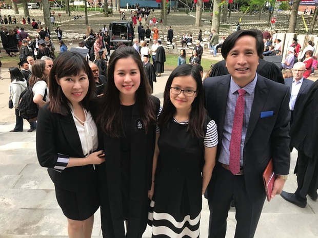 Portrait of Ton Ha Anh - the famous eldest in the pair of sisters who passed Harvard: Possessing a clear beauty, a senior advisor of McKinsey - Photo 2.