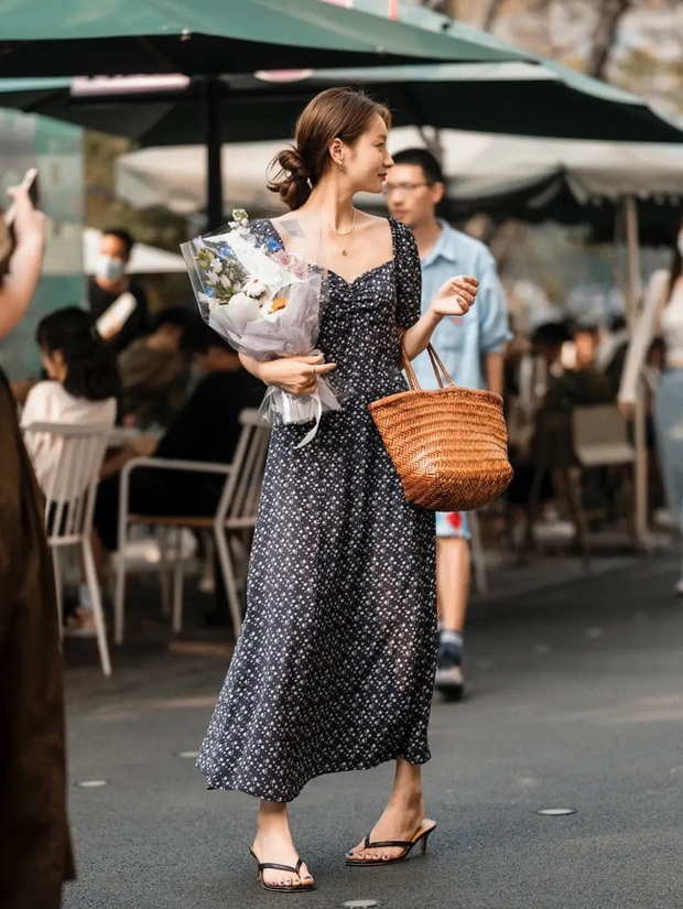 Street style Châu Á: Loạt quý cô diện đồ đơn giản nhưng nhìn vẫn đẹp không rời mắt - Ảnh 4.