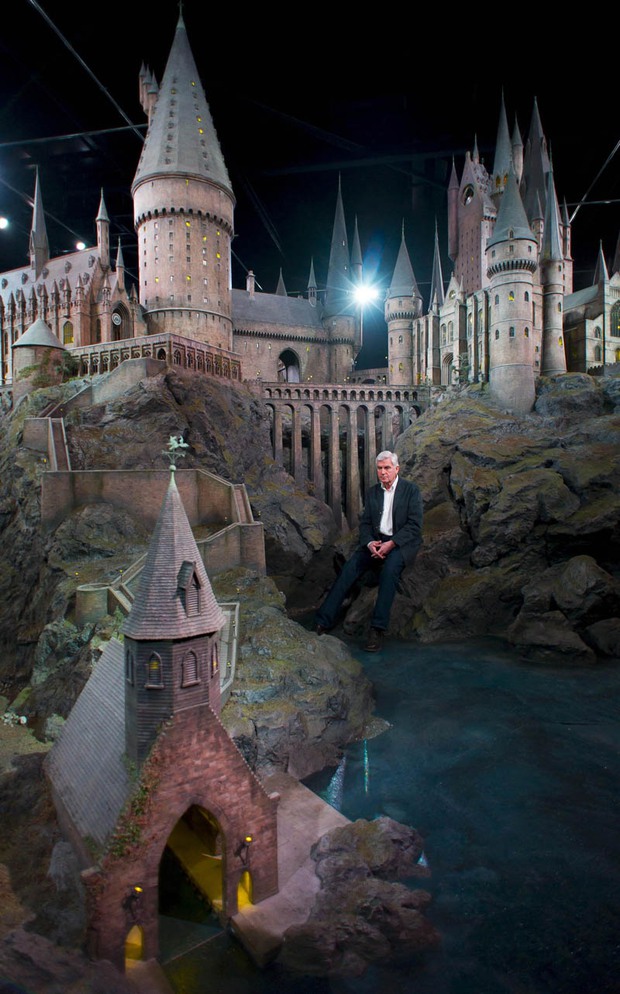 Thì ra lâu đài Hogwarts có thật chứ chẳng cần CGI, bảo sao cảnh Harry Potter đi học chưa bao giả “giả trân” - Ảnh 1.