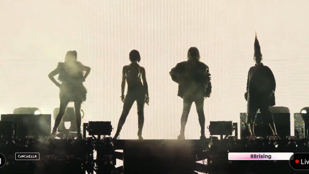 Chấn động: 2NE1 bất ngờ tái hợp tại Coachella (Mỹ), diễn I Am The Best cực đỉnh! - Ảnh 4.