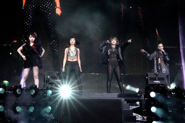 Park Bom hồi hộp ra mặt khi tái hợp cùng 2NE1 ở Coachella, thủ lĩnh CL liền có động thái đáng chú ý! - Ảnh 1.