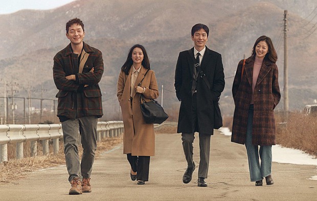 Không nổi rần rần, 3 phim Hàn mới cứng này vẫn cực hấp dẫn: Không xem phim của Kim Ji Won, Lee Jun Ki là phí lắm luôn! - Ảnh 2.