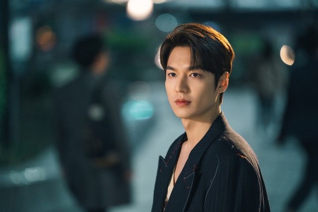 Drama trai bao showbiz: Lee Min Ho ngủ với 4 khách kiếm 360 tỷ, Huỳnh Hiểu Minh được phú bà chăm nuôi, 1 ngôi sao lộ cả ảnh nóng? - Ảnh 14.