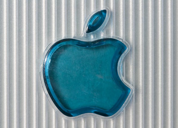 Apple's 46-year logo history: 8 logos with different purposes - Photo 4.