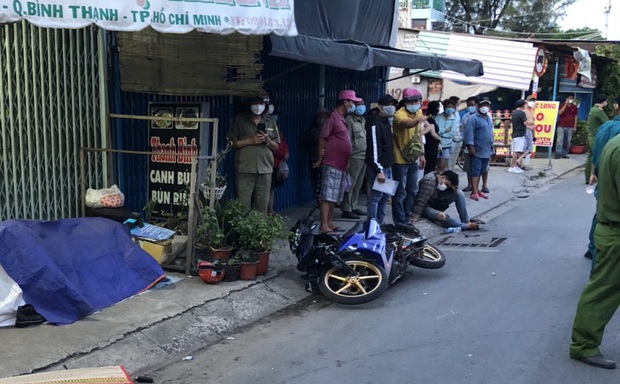 Băng qua đường, người đàn ông bị thanh niên đi Exciter tông tử vong - Ảnh 1. Băng qua đường, người đàn ông bị thanh niên đi Exciter tông tử vong - Ảnh 1.