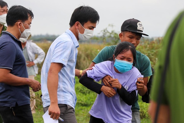 Thi thể đàn ông bị trói nổi trên sông: Con gái gào khóc gọi cha ơi ở hiện trường - Ảnh 5.