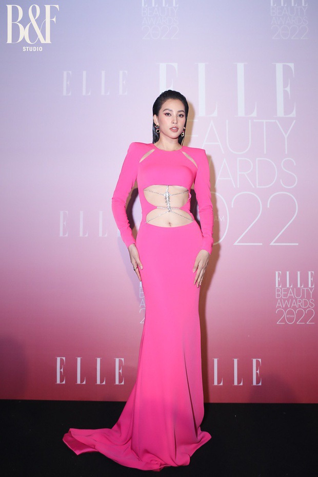 The team crossed the street to check the beauty of the stars going to the event: Luong Thuy Linh showed off her tight body, how did Kim Duyen's waist weigh after?  - Photo 8.