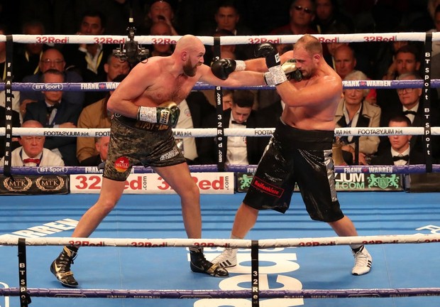 Siêu cặp đấu Tyson Fury - Dillian Whyte tranh đai thế giới trên FPT Play - Ảnh 1.