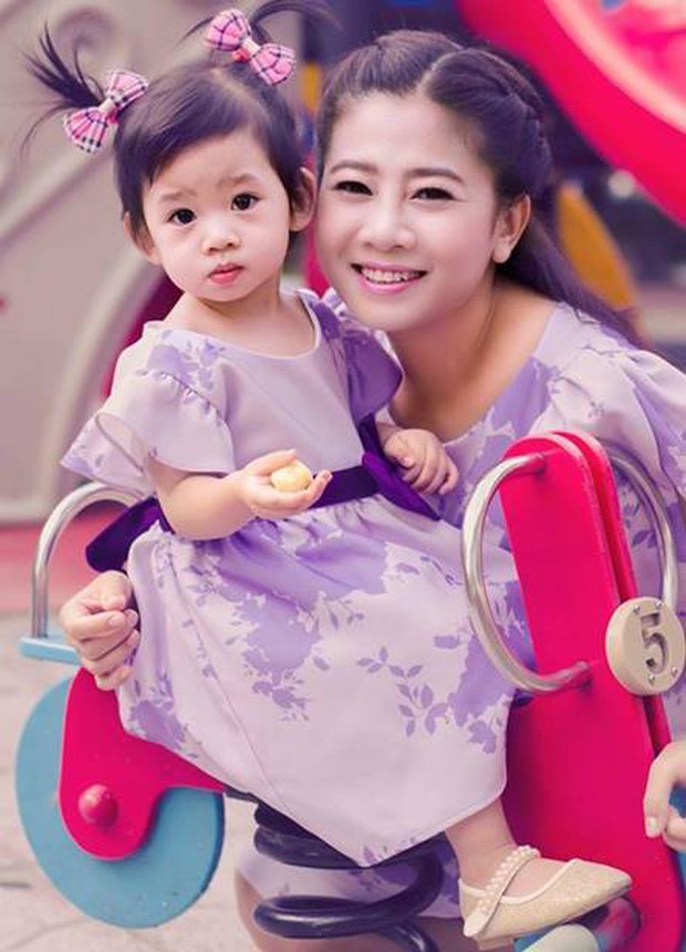 Con gái cố diễn viên Mai Phương vui vẻ đi du lịch cùng bảo mẫu, lời động viên thể hiện rõ tình cảm với nhóc tỳ - Ảnh 9.