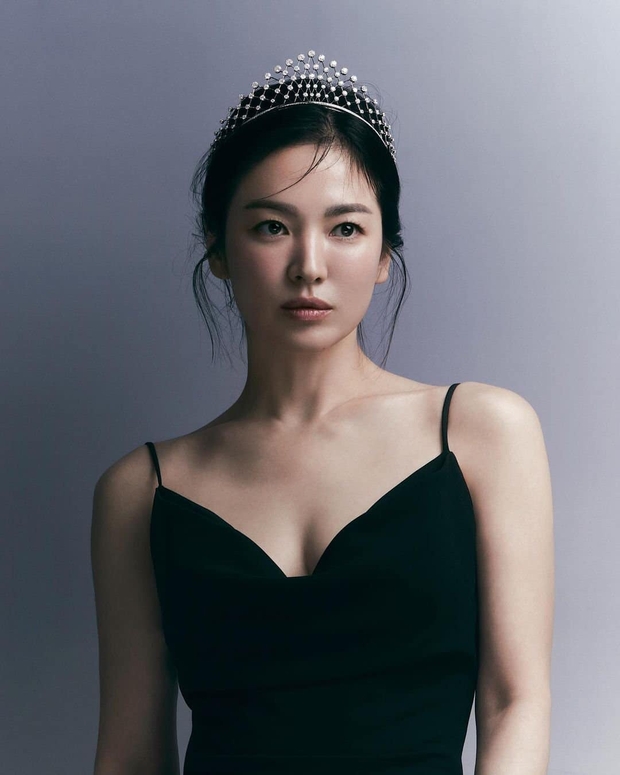 Có chị đại 3 lần bỏ vai giúp Song Hye Kyo hốt đậm: Từ chối cả bom tấn xịn, cũng may sự nghiệp vang dội chả thua gì đàn em - Ảnh 1.