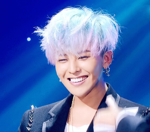 Soi ngay smartphone của G-Dragon (BIGBANG), cheap moment với thần tượng chưa bao giờ dễ đến thế! - Ảnh 1. Soi ngay smartphone của G-Dragon (BIGBANG), cheap moment với thần tượng chưa bao giờ dễ đến thế! - Ảnh 1.