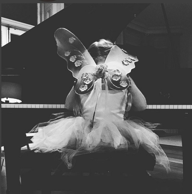 The youngest princess of the David Beckham family: Attended an expensive aristocratic school, was born with a real golden spoon - Photo 4. The youngest princess of the David Beckham family: Attended an expensive aristocratic school, was born with a real golden spoon - Photo 4.