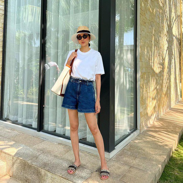 Học các mỹ nhân Việt - Hàn phối đồ với quần shorts jeans - Ảnh 1. Học các mỹ nhân Việt - Hàn phối đồ với quần shorts jeans - Ảnh 1.