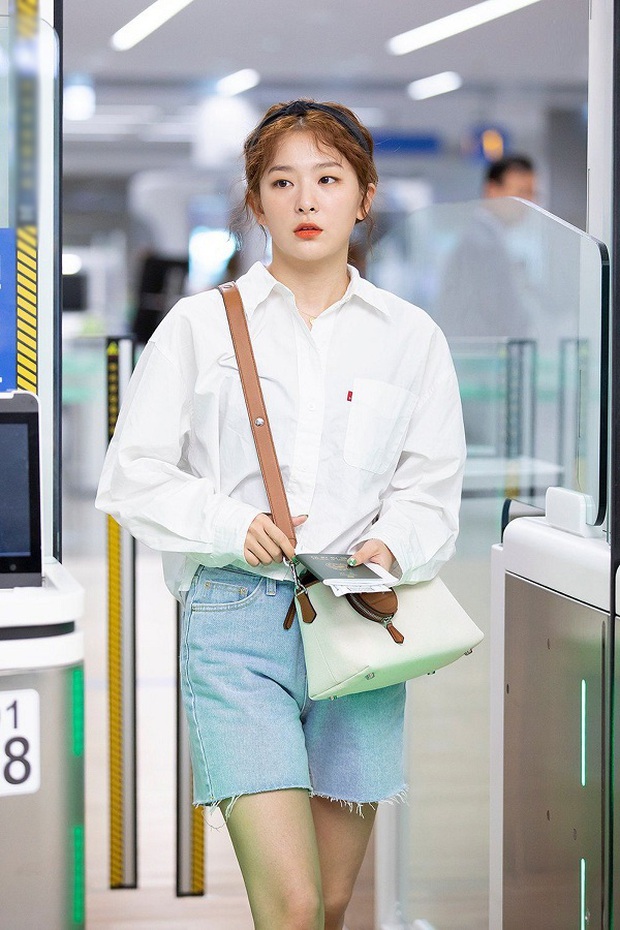 Học các mỹ nhân Việt - Hàn phối đồ với quần shorts jeans - Ảnh 6. Học các mỹ nhân Việt - Hàn phối đồ với quần shorts jeans - Ảnh 6.