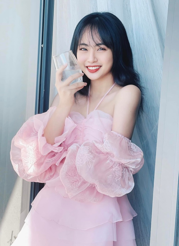 Soi trình chơi game của 4 bóng hồng làng Esports Việt, ai sẽ là người chiếm ngôi bà hoàng kỹ năng? - Ảnh 1. Soi trình chơi game của 4 bóng hồng làng Esports Việt, ai sẽ là người chiếm ngôi bà hoàng kỹ năng? - Ảnh 1.