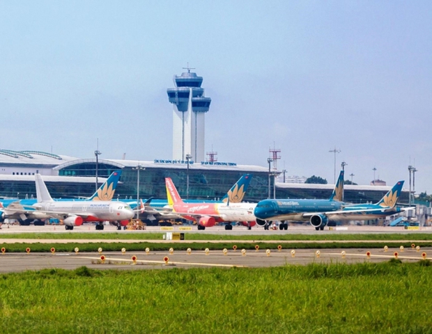 Nhiều chuyến bay có thể khó hạ cánh tại Tân Sơn Nhất trong dịp nghỉ lễ - Ảnh 1.