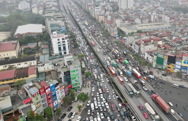 Cập nhật: Người dân Hà Nội và Sài Gòn đổ xô về quê nghỉ lễ 30/4 - 1/5, mọi ngả đường ùn tắc kéo dài - Ảnh 22. Cập nhật: Người dân Hà Nội và Sài Gòn đổ xô về quê nghỉ lễ 30/4 - 1/5, mọi ngả đường ùn tắc kéo dài - Ảnh 22.