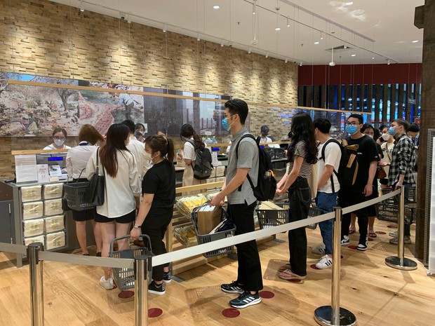 MUJI khai trương store ở Aeon Mall Long Biên: Quá trời đồ xịn giá hời từ 199k, khách mua sắm cực đông, xếp hàng dài chờ thanh toán - Ảnh 16.