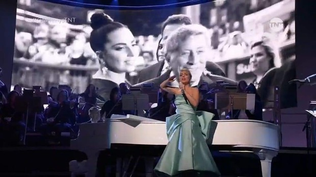 Lady Gaga at Grammy 2022: Classy performance worthy of the Queen of Pop, plus a 10 point more beautiful action! - Photo 2. Lady Gaga at Grammy 2022: Classy performance worthy of the Queen of Pop, plus a 10 point more beautiful action! - Photo 2.