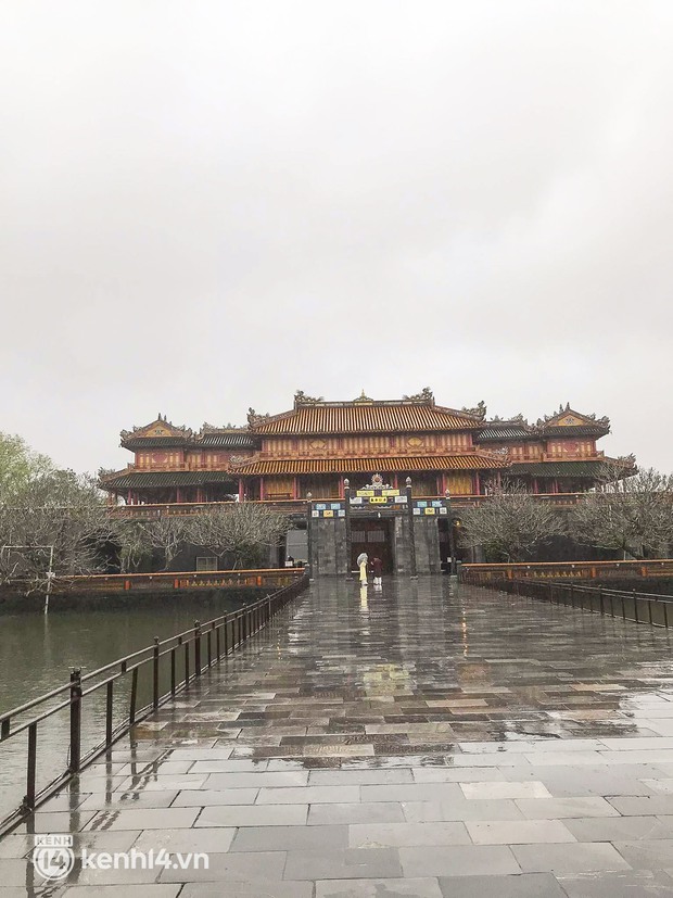 Tình trạng du lịch Huế - Đà Nẵng mấy ngày qua: Du khách “khóc thét” vì chuyến đi bão tố đúng nghĩa đen! - Ảnh 5.