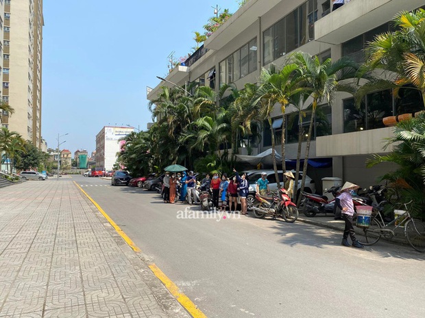 Hà Nội: Một học sinh THCS rơi tầng cao chung cư τử νσηɠ thương tâm - Ảnh 4.