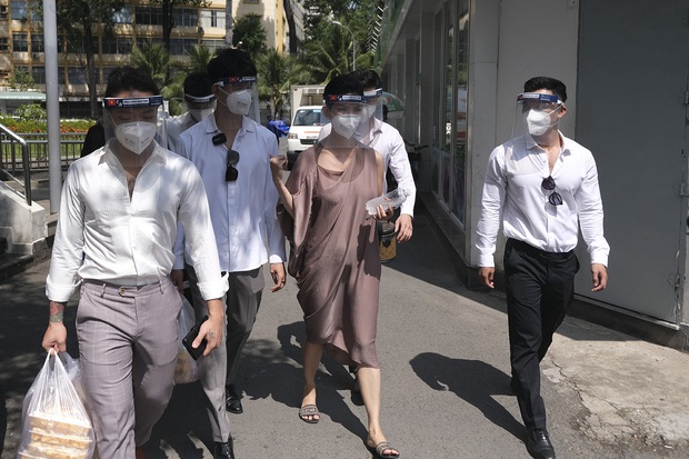 Lần đầu tiên Xuân Lan xin lỗi khán giả và học trò Hải Anh tại The Next Gentleman - Ảnh 12.