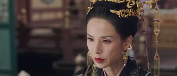 Triệu Lộ Tư bị Tiểu Long Nữ U60 chặt chém visual toàn tập ở phim mới của Dương Dương, gồng cỡ nào cũng thua xa đàn chị - Ảnh 4.