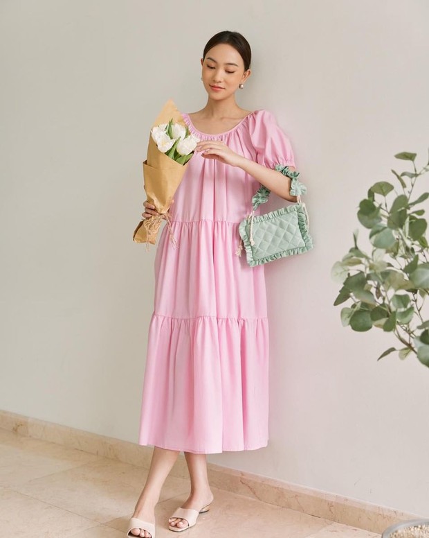 Đẳng cấp của Hà Tăng: mặc váy local brand vài trăm nghìn mà như hàng hiệu tiền triệu, khí chất ngời ngời chuẩn đại mỹ nhân - Ảnh 2.