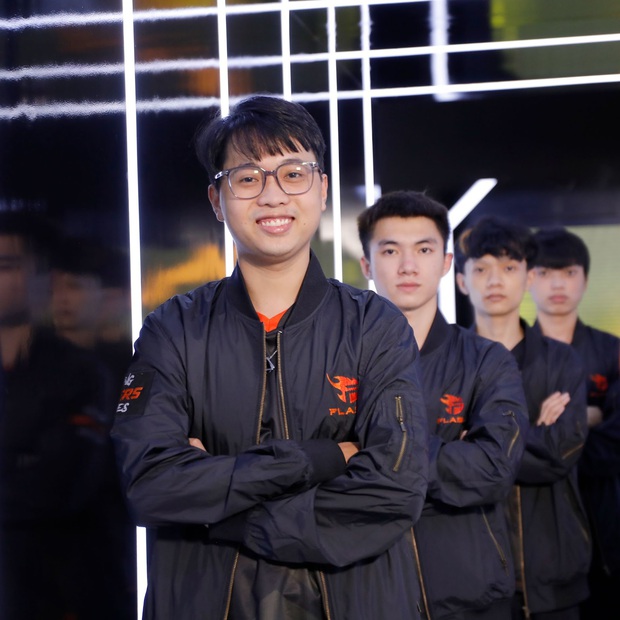Clear - Người đội trưởng từ bỏ ngôi vương để dẫn dắt Free Fire Việt Nam chinh chiến tại SEA Games 31 - Ảnh 2. Clear - Người đội trưởng từ bỏ ngôi vương để dẫn dắt Free Fire Việt Nam chinh chiến tại SEA Games 31 - Ảnh 2.