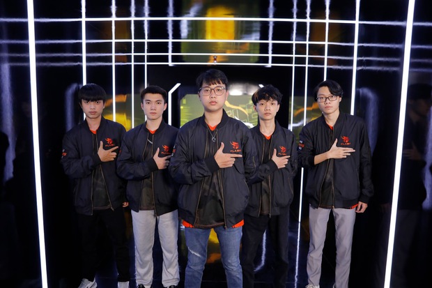 Clear - Người đội trưởng từ bỏ ngôi vương để dẫn dắt Free Fire Việt Nam chinh chiến tại SEA Games 31 - Ảnh 3. Clear - Người đội trưởng từ bỏ ngôi vương để dẫn dắt Free Fire Việt Nam chinh chiến tại SEA Games 31 - Ảnh 3.