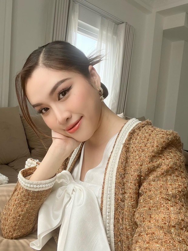MC Thanh Thanh Huyền: Nhìn tôi “ngựa” vậy chứ cũng mua BĐS - chứng khoán, ai chưa có tiền nên đầu tư “add friend Facebook” - Ảnh 7. MC Thanh Thanh Huyền: Nhìn tôi “ngựa” vậy chứ cũng mua BĐS - chứng khoán, ai chưa có tiền nên đầu tư “add friend Facebook” - Ảnh 7.