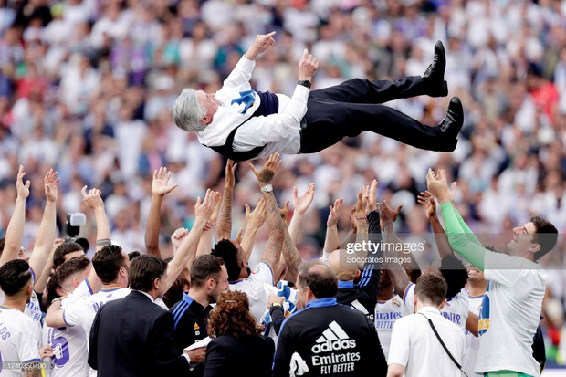 Vùi dập không thương tiếc đội chiếu dưới, Real Madrid vô địch La Liga đầy hoành tráng - Ảnh 5. Vùi dập không thương tiếc đội chiếu dưới, Real Madrid vô địch La Liga đầy hoành tráng - Ảnh 5.