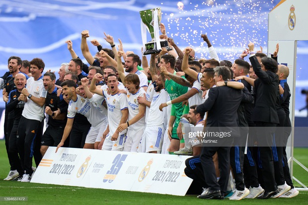 Vùi dập không thương tiếc đội chiếu dưới, Real Madrid vô địch La Liga đầy hoành tráng - Ảnh 6. Vùi dập không thương tiếc đội chiếu dưới, Real Madrid vô địch La Liga đầy hoành tráng - Ảnh 6.