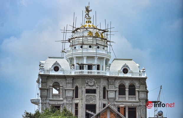 Làng buôn vải tỷ phú đua xây lâu đài lộng lẫy, cho thuê đút túi trăm triệu mỗi tháng  - Ảnh 2.