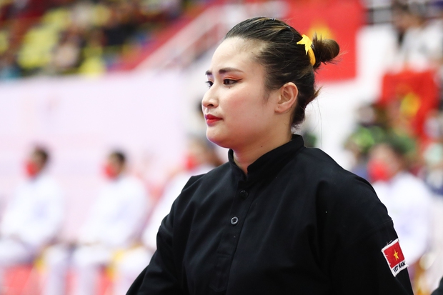 Chờ đợi 14 năm, nữ võ sĩ Việt Nam bật khóc khi giành huy chương vàng SEA Games 31 - Ảnh 1. Chờ đợi 14 năm, nữ võ sĩ Việt Nam bật khóc khi giành huy chương vàng SEA Games 31 - Ảnh 1.