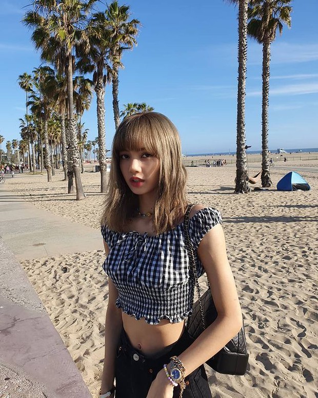 Summer shirt style makes Lisa fall in love: It's easy to wear and flatter, I like the cheap price from only 163k to buy a similar model - Photo 1.