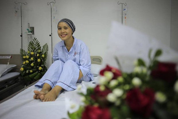 Mẹ đơn thân chiến thắng ung thư từng ngủ 3 giờ/ngày để cày tiền, 8 năm sau lột xác rạng rỡ - Ảnh 1. Mẹ đơn thân chiến thắng ung thư từng ngủ 3 giờ/ngày để cày tiền, 8 năm sau lột xác rạng rỡ - Ảnh 1.